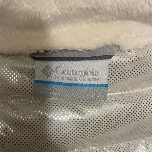 Columbia White and Black Floral Puffer Jacket - Picture 5 of 7